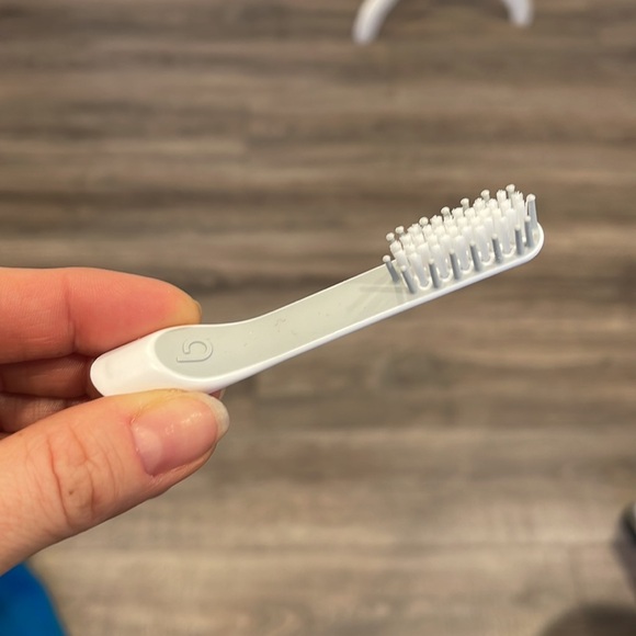 Quip (sealed toothbrush replacement head) - Picture 2 of 5